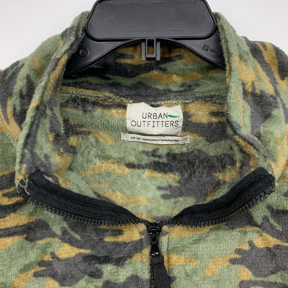Urban Outfitters Sweater Angela Camo Crop Fleece 1/4 Zip Pullover - Picture 3 of 10